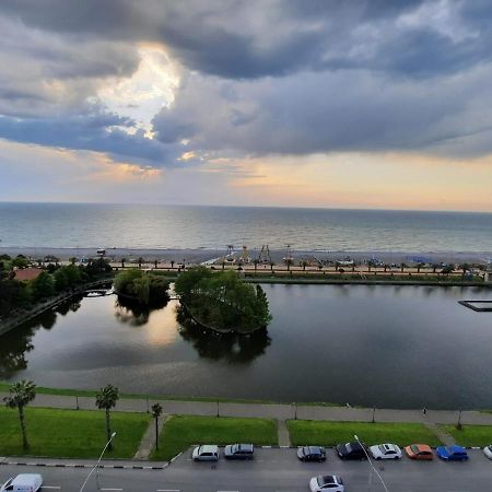 Twins Tower Orbi City Batumi Esterno foto