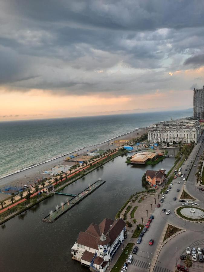 Twins Tower Orbi City Batumi Esterno foto