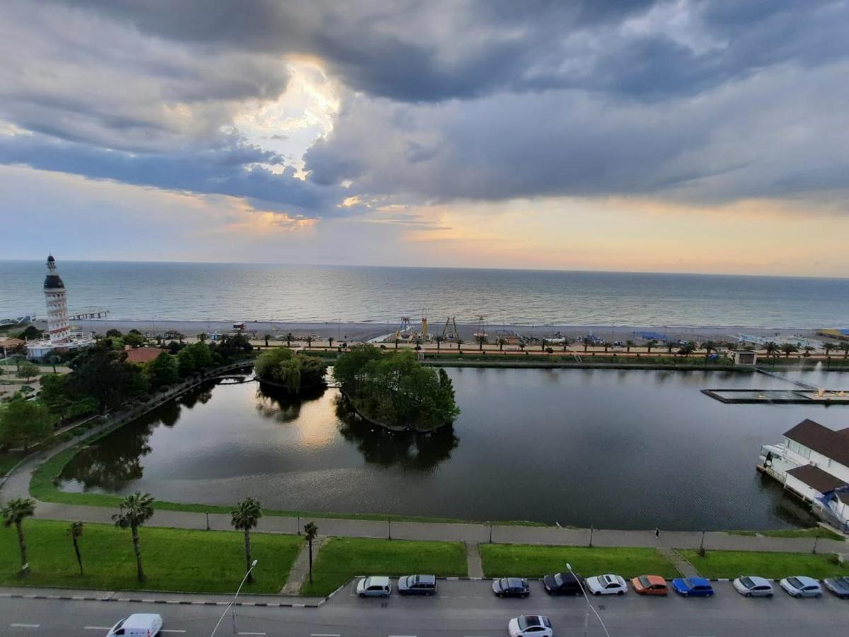 Twins Tower Orbi City Batumi Esterno foto