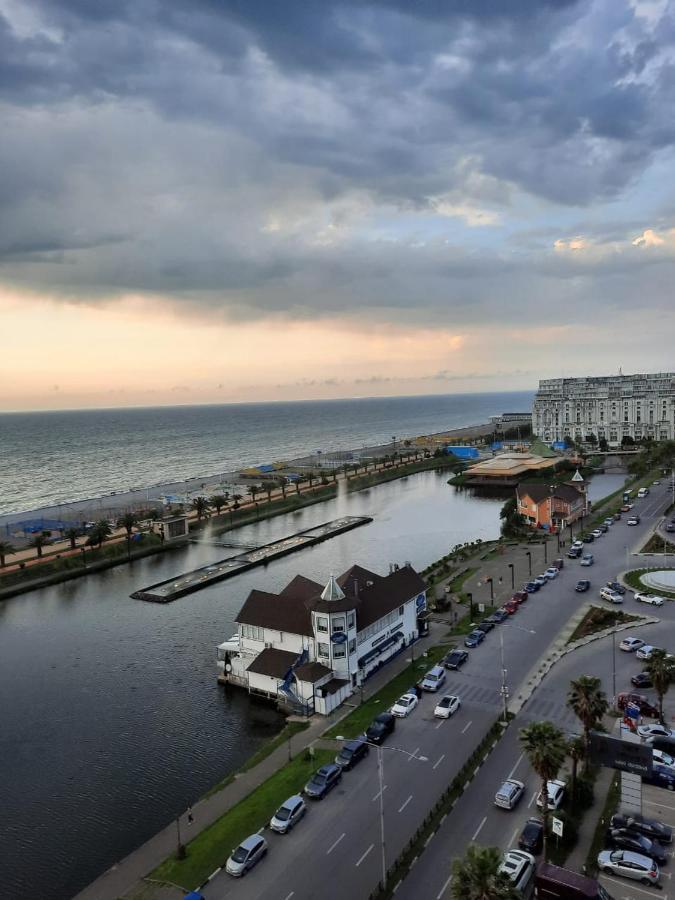 Twins Tower Orbi City Batumi Esterno foto