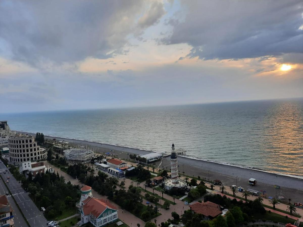 Twins Tower Orbi City Batumi Esterno foto