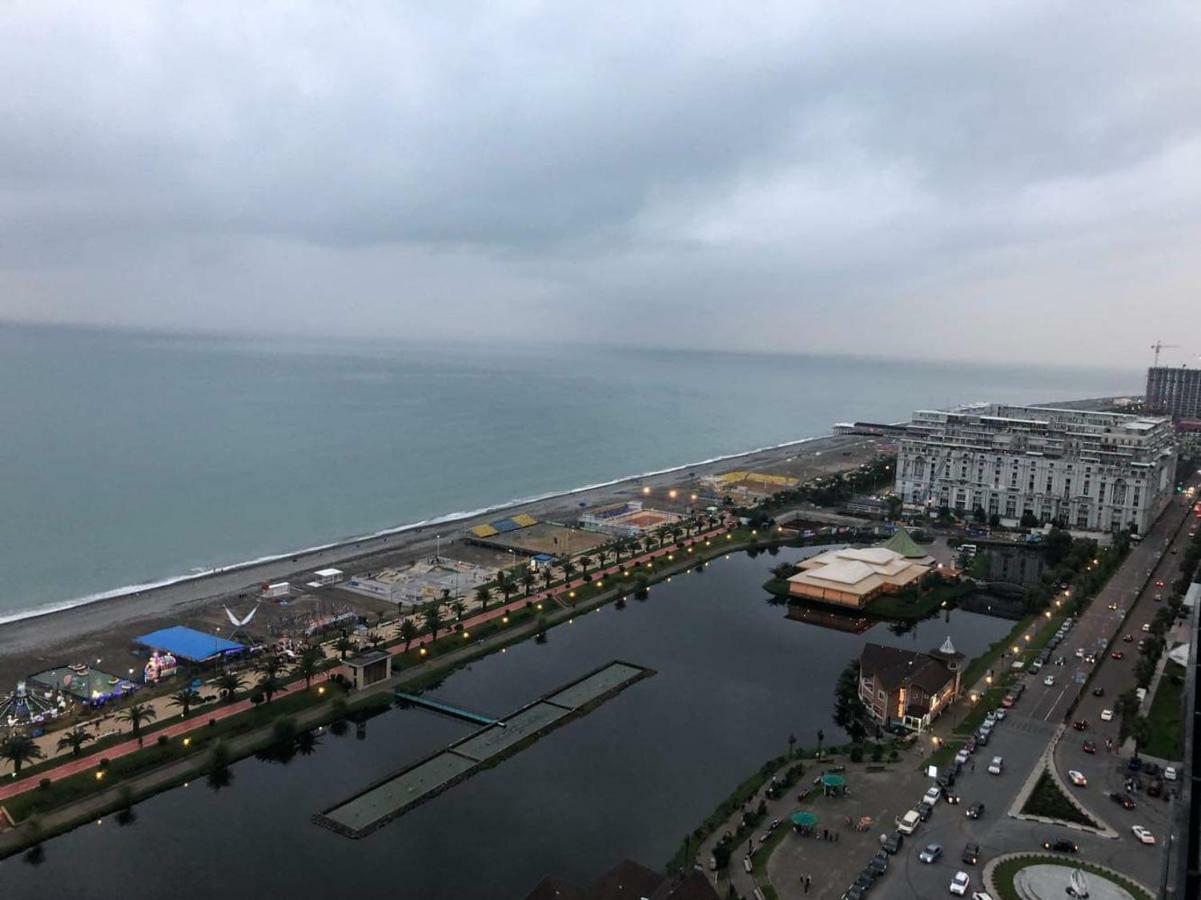 Twins Tower Orbi City Batumi Esterno foto
