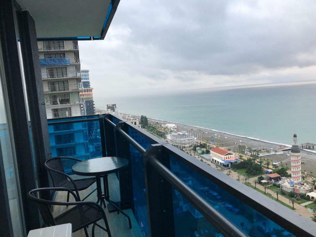 Twins Tower Orbi City Batumi Esterno foto