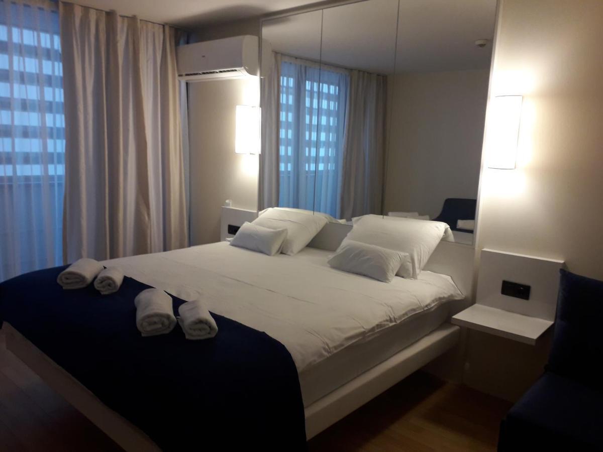 Twins Tower Orbi City Batumi Esterno foto